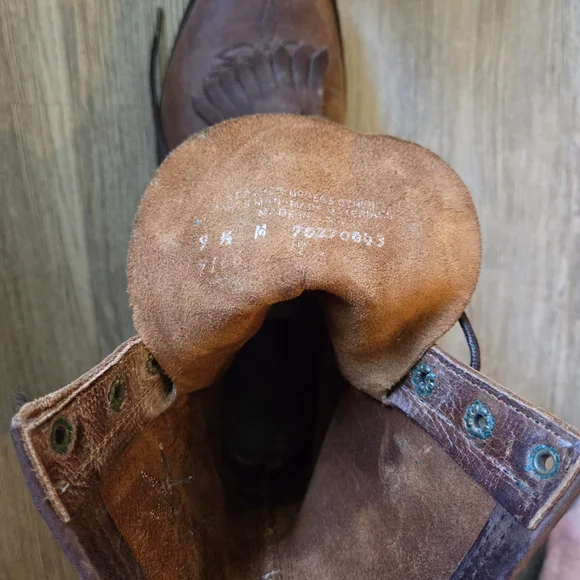 Cool Brown Leather Stylish Women's Boots Size 9 1/2 Distressed Cowboy Fringe - Picture 10 of 12